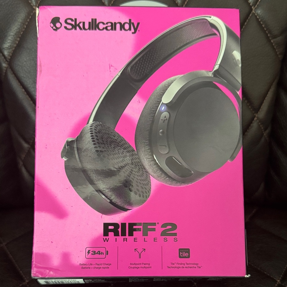 Skullcandy Riff 2 Wireless Headphones - Black and Pink Used Few times Like New